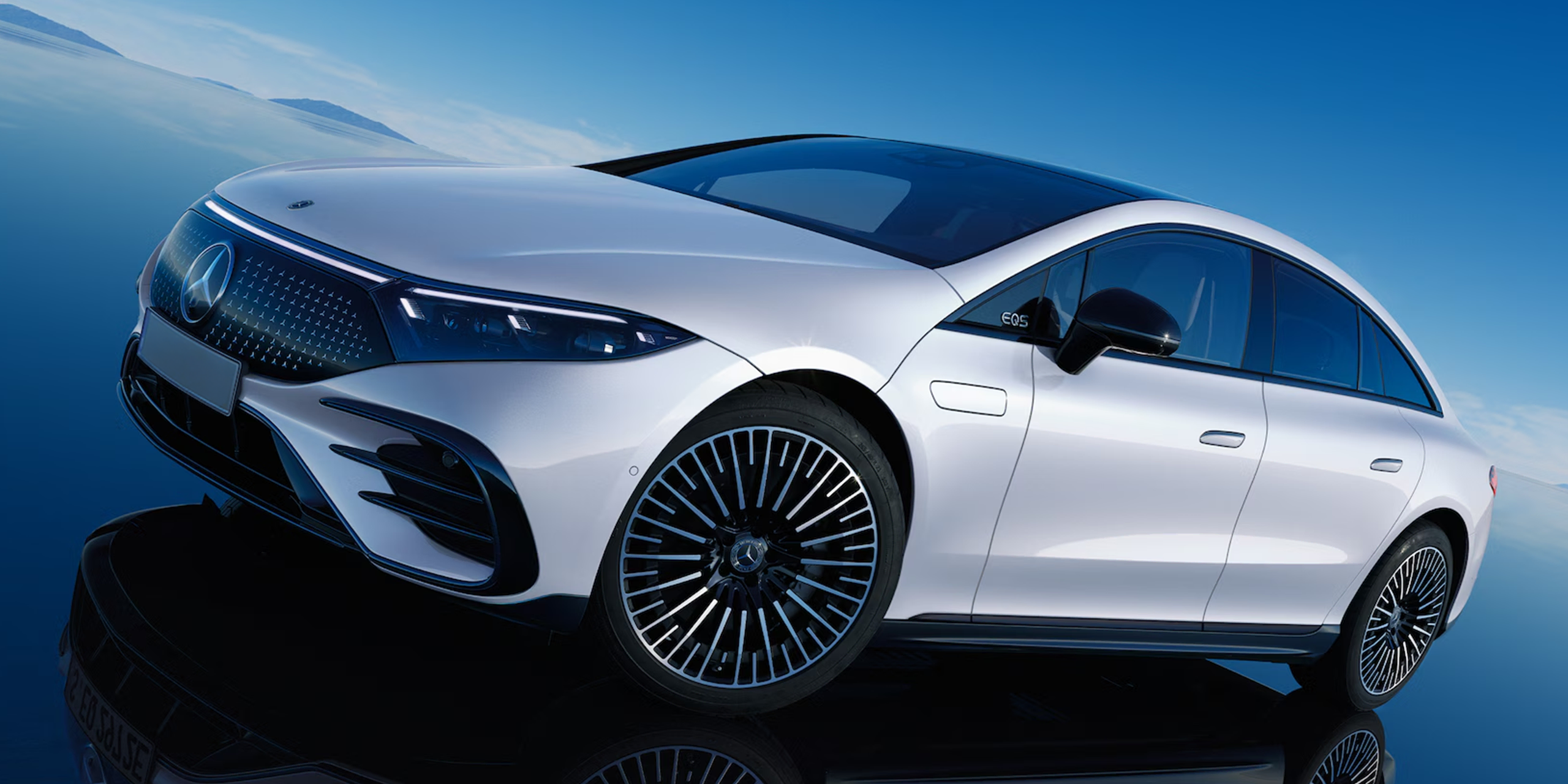 Futuristic Electric Mercedes-Benz