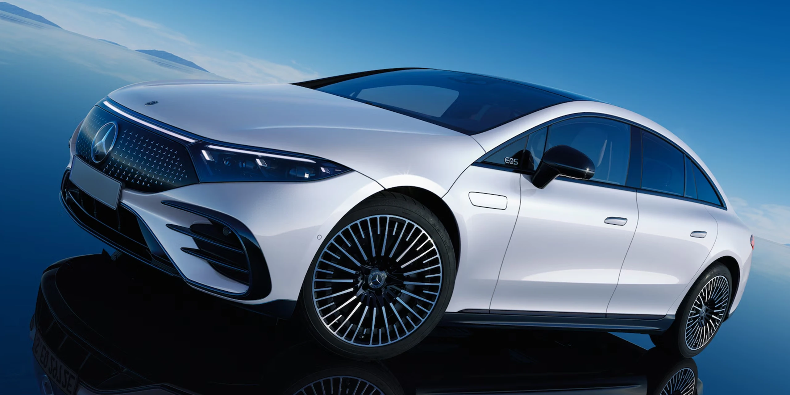 Futuristic Electric Mercedes-Benz